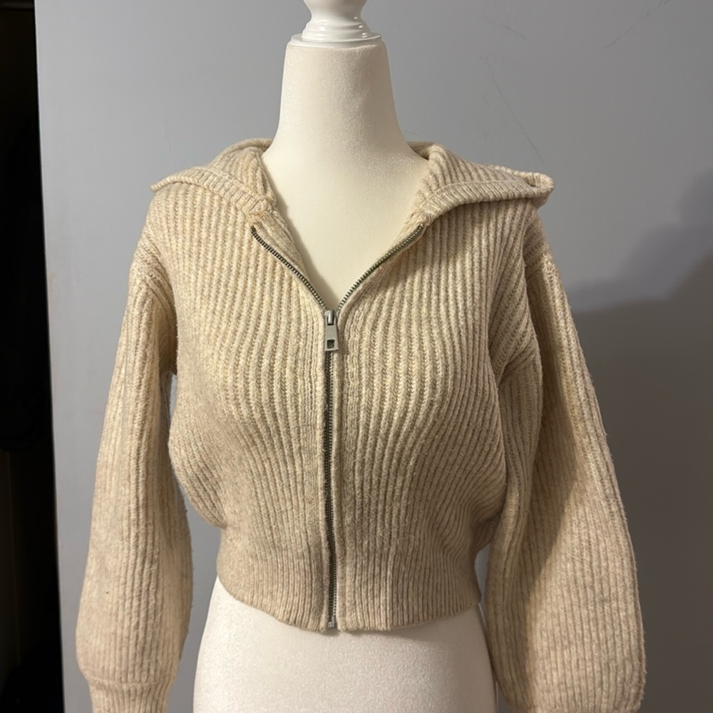 Beige sweater with zipper in front Size Small super warm.